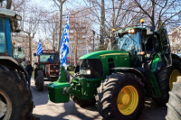 Κλιμακώνουν τις κινητοποιήσεις οι αγρότες: Μπλόκα στην Εθνική Οδό και συλλαλητήριο στη Θεσσαλονίκη