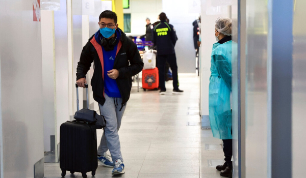 Κορονοϊός: Έκτακτες οδηγίες από την Κομισιόν για όσους ταξιδεύουν προς Κίνα