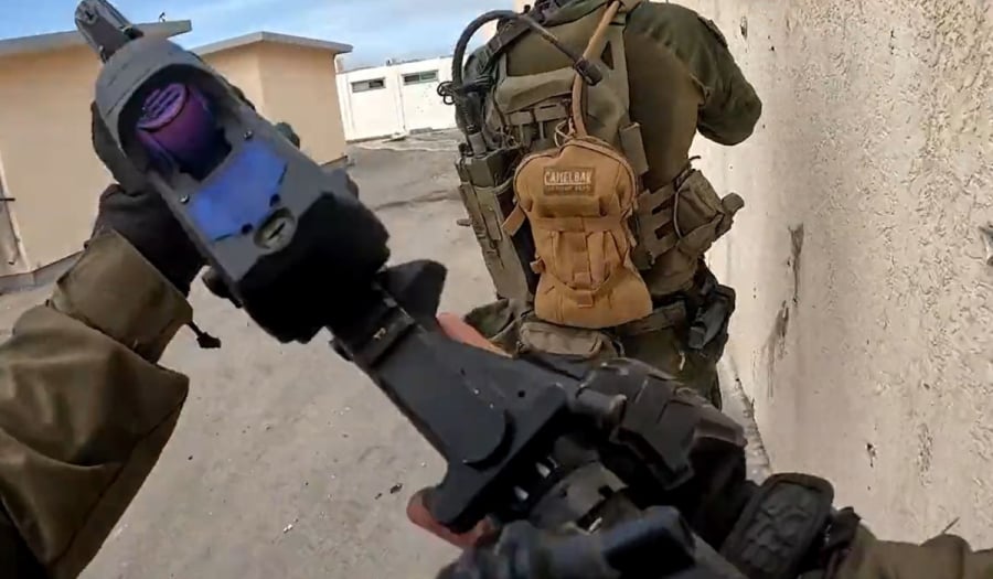 Ισραήλ: Καρέ – καρέ η μάχη ισραηλινών στρατιωτών με μέλη της Χαμάς σε στρατόπεδο (Βίντεο)