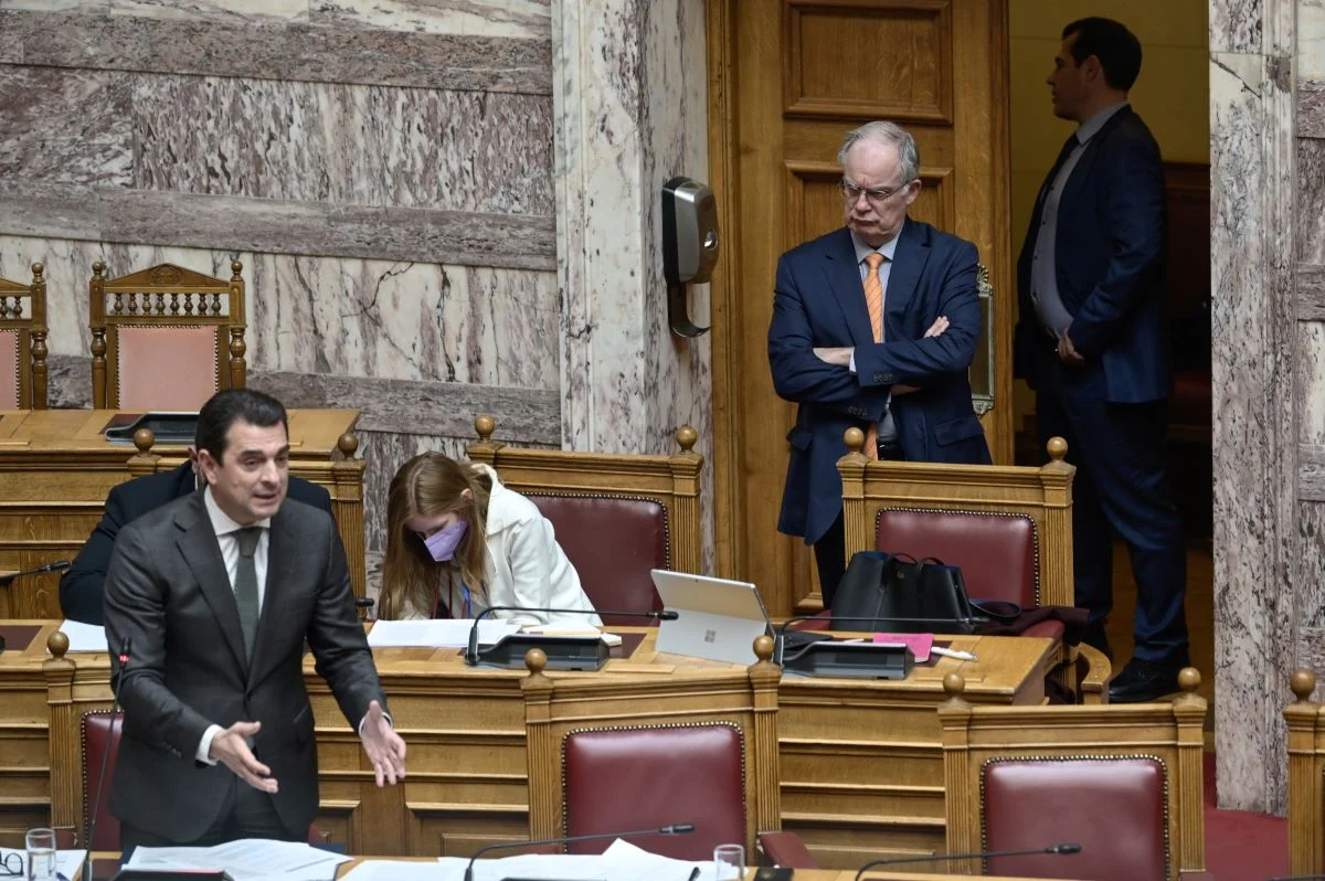 σκρεκας βουλη καυγας