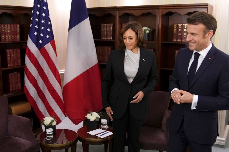 Kamala_Harris_macron.jpg