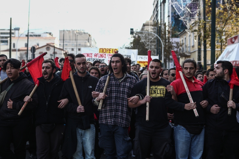 Αλέξης Γρηγορόπουλος, Πανό, Συνθήματα