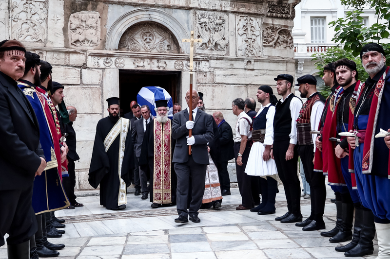 Γιαννης Μαρκοπουλος, Κηδεια, Λαικο προσκυνημα