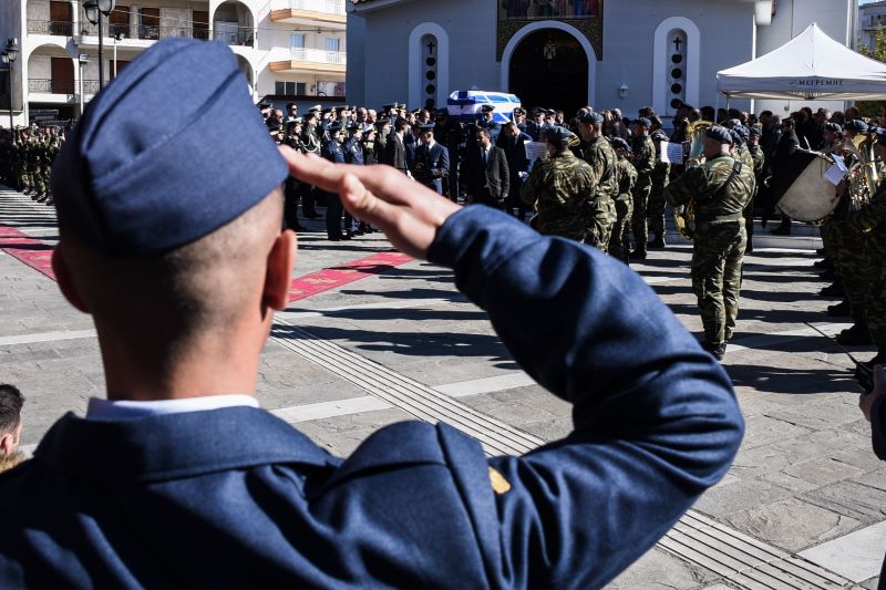 κηδεια υποσμηναγου τουρουτσικα, πιλοτος φαντομ, τριπολη, πτωση ανδραβιδα