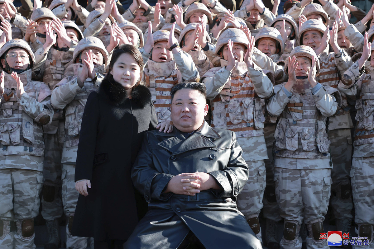 Κιμ Γιονγκ Ουν, Βόρεια Κορέα
