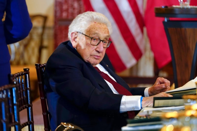 Henry Kissinger, Kissinger, Henry Kissinger, kisser, Oriana Fallaci, interview, Richard Nixon, Nixon
