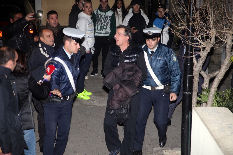 Ο Λιάπης με χειροπέδες