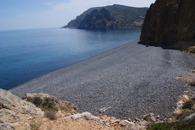 Μαύρα Βόλια, Χίος, Παραλία