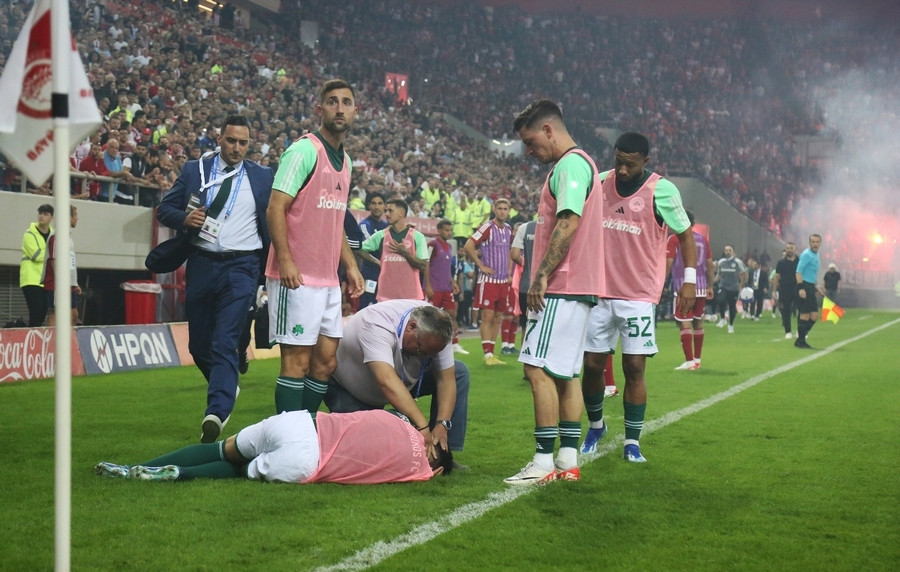 Παράταση αγωνίας στο ντέρμπι - Ο Χουανκάρ στο νοσοκομείο χτυπημένος από κροτίδα 2 pao ol4 ed053