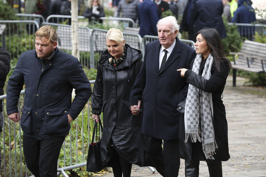 iEidiseis.gr | ΕΙΔΗΣΕΙΣ από την Ελλάδα & όλο τον κόσμο 15 kideia-bobby-charlton11_99ce6.jpg