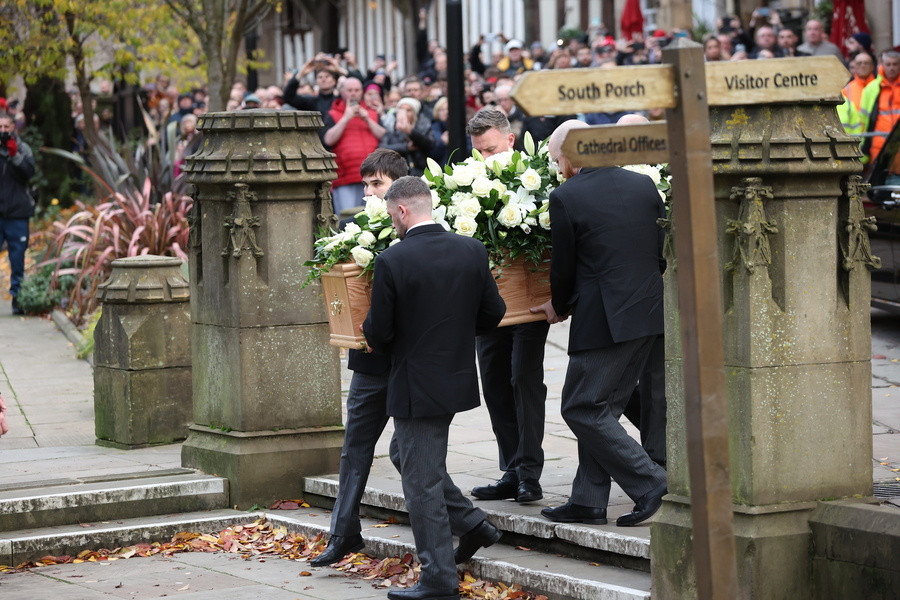 iEidiseis.gr | ΕΙΔΗΣΕΙΣ από την Ελλάδα & όλο τον κόσμο 22 kideia-bobby-charlton18_d75fd.jpg