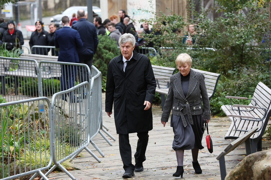 iEidiseis.gr | ΕΙΔΗΣΕΙΣ από την Ελλάδα & όλο τον κόσμο 10 kideia-bobby-charlton6_36f72.jpg