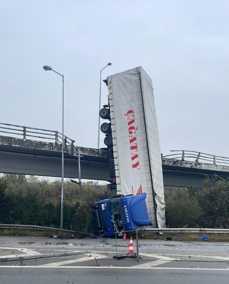 φορτηγο θεσσαλονικη γεφυρα ατυχημα περιφερειακη οδος