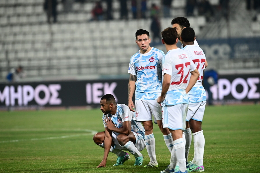 Βόλος - Ολυμπιακός: Διακόπηκε το ματς μετά από επεισόδια 2 panthesaliko2_d7a93.jpg