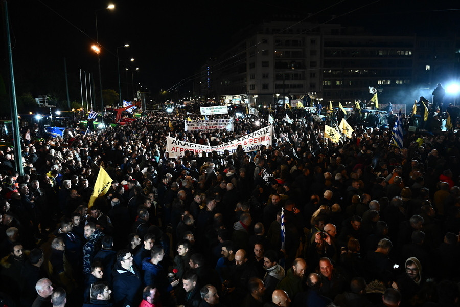 syntagma12_4c753.jpg