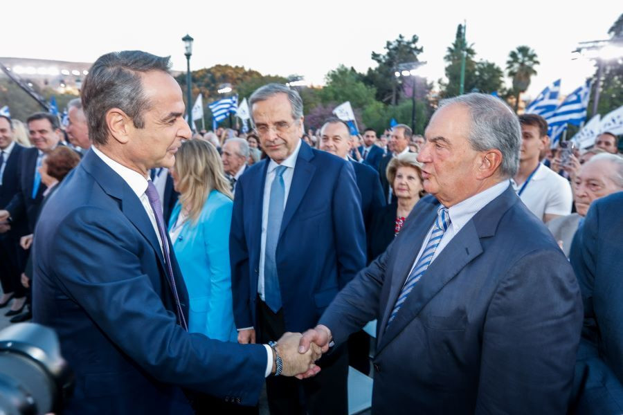 mitsotakis_karamanlis_3a43d.jpg