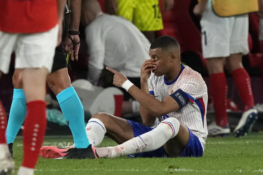 Υπέστη κάταγμα στη μύτη, κινδυνέυει να χάσει παιχνίδια στο Euro 2024 1 kilian3_ffc4e.jpg