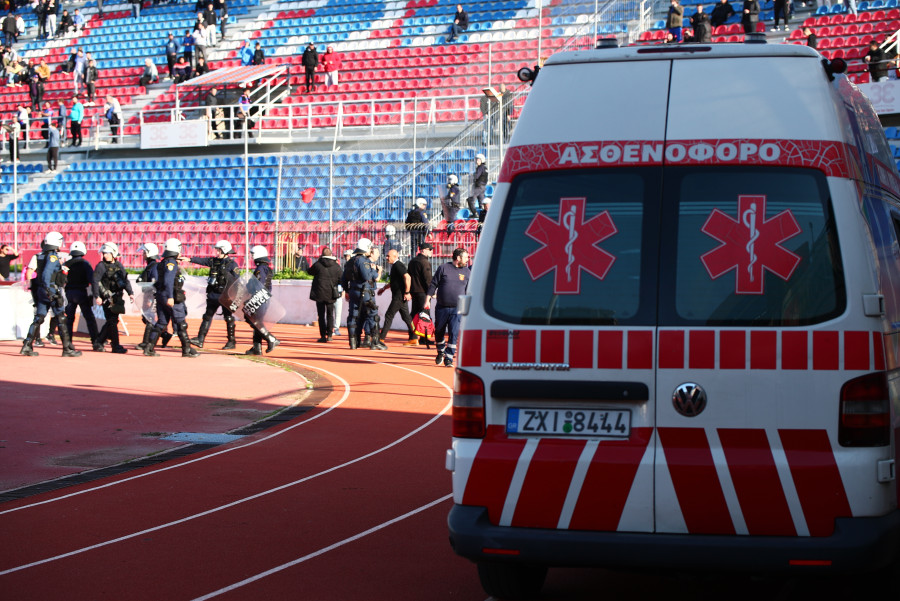 Καλαμάτα: Σοβαρά επεισόδια μεταξύ οπαδών στη Νέα Σμύρνη (Εικόνες, Βίντεο) 4 6452776_0714f.jpg