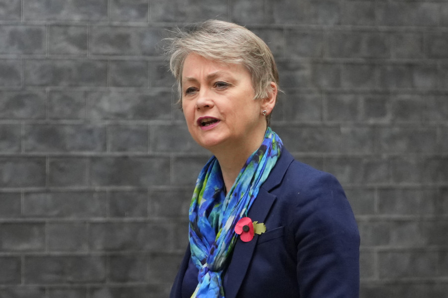Yvette_Cooper_ad570.jpg