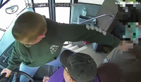 ΗΠΑ: Βίντεο ντοκουμέντο με τον 13χρονο που ακινητοποίησε σχολικό όταν λιποθύμησε ο οδηγός