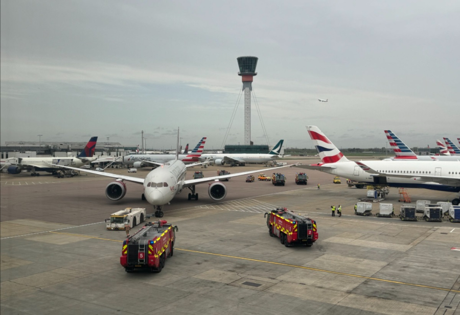Λονδίνο: «Τράκαραν» δύο αεροπλάνα στο Χίθροου, τι λέει η εταιρεία (βίντεο, εικόνες)
