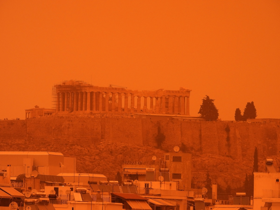 «Η Αθήνα έγινε πορτοκαλί» - Θέμα στα διεθνή πρακτορεία η αφρικανική σκόνη στην Ελλάδα