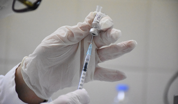 Ο EMA ξεκίνησε διαδικασία ταχείας αξιολόγησης του εμβολίου της Valneva