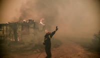 Φωτιά στα Βίλια: «Η ανικανότητα στο μεγαλείο της» - Η οργή του προέδρου της κοινότητας (Βίντεο)