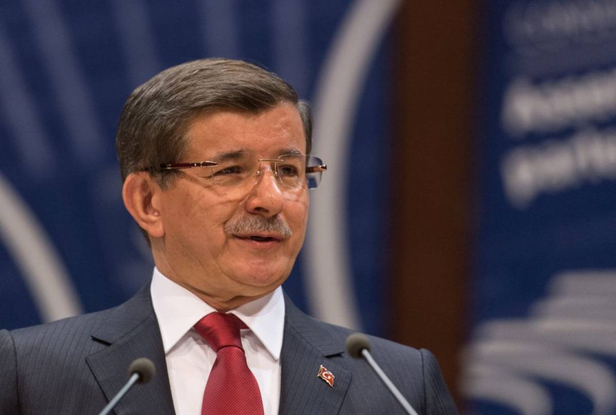 Νταβούτογλου: Παρουσίασε το κόμμα του και «έθαψε» τον Ερντογάν