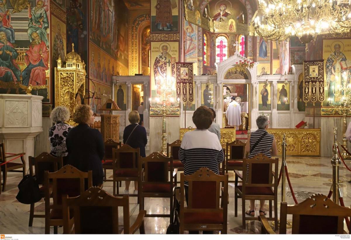 Καλπάζει ο κορονοϊός στην Ελλάδα, τι θα γίνει με τις Εκκλησίες τα Χριστούγεννα