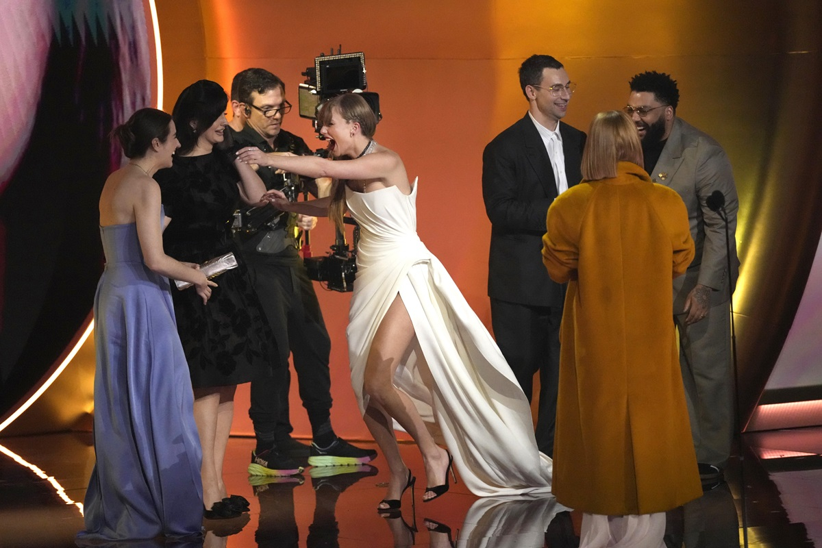 Βραβεία Grammy: Η στιγμή που η Τέιλορ Σουίφτ έδειξε ασέβεια στην Σελίν Ντιόν (βίντεο)