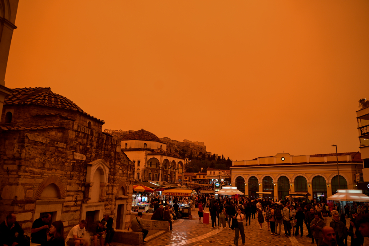 Κολυδάς: Πώς ο «κόκκινος ουρανός» της αφρικανικής σκόνης σκέπασε την Αθήνα