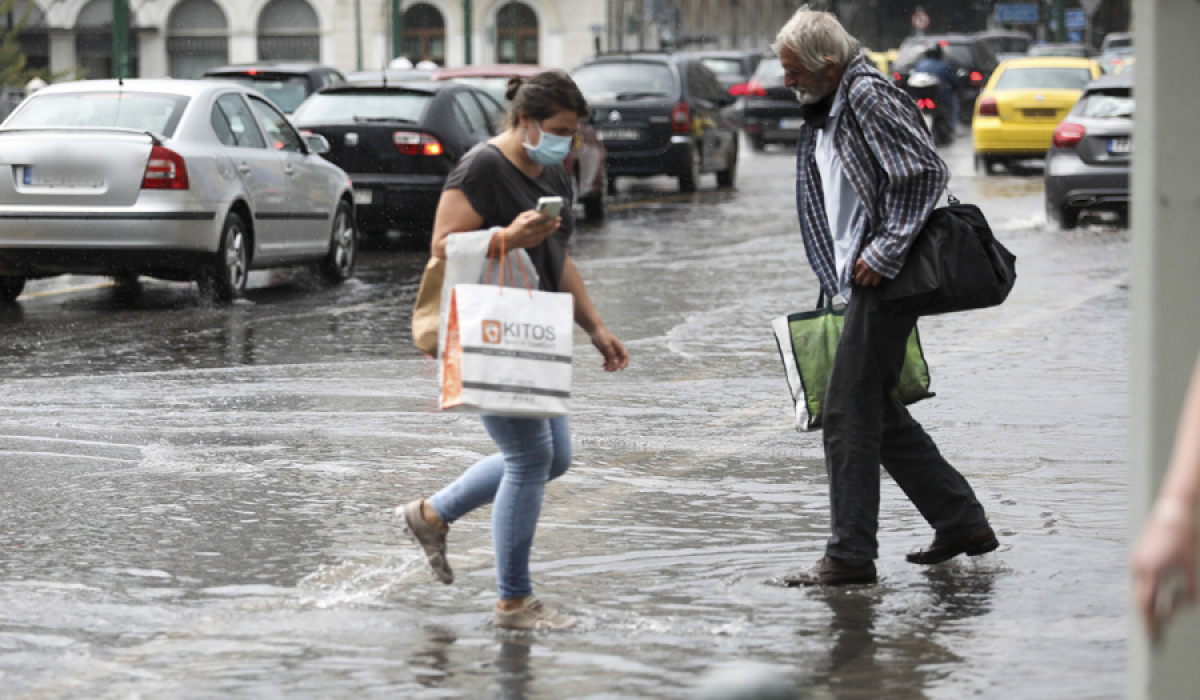 Meteo: Έρχονται έντονες βροχές και καταιγίδες - Αγωνία για πλημμύρες σε Εύβοια