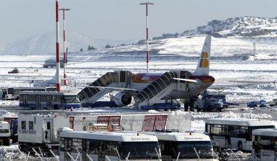Κανονικά οι πτήσεις στο «Ελ. Βενιζέλος» παρά την έντονη χιονόπτωση - Καθυστερήσεις στις αναχωρήσεις