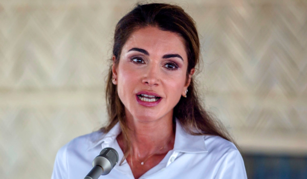 Η βασίλισσα Ράνια της Ιορδανίας καταγγέλλει τη «σιωπή στον κόσμο» για την Γάζα