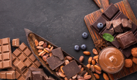 Γιατί εκτοξεύεται η τιμή της σοκολάτας: «Εξαφανίζεται» το βασικό συστατικό