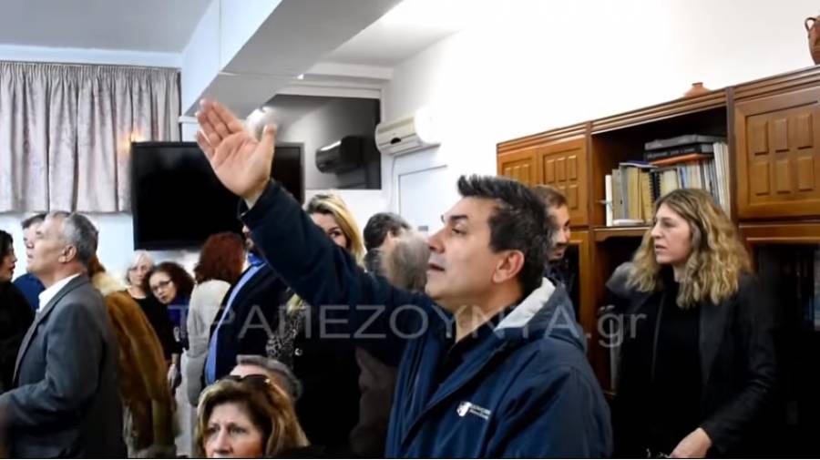 Αποδοκίμασαν τη βουλευτή του ΣΥΡΙΖΑ Χαρά Καφαντάρη για τις Πρέσπες (βίντεο)