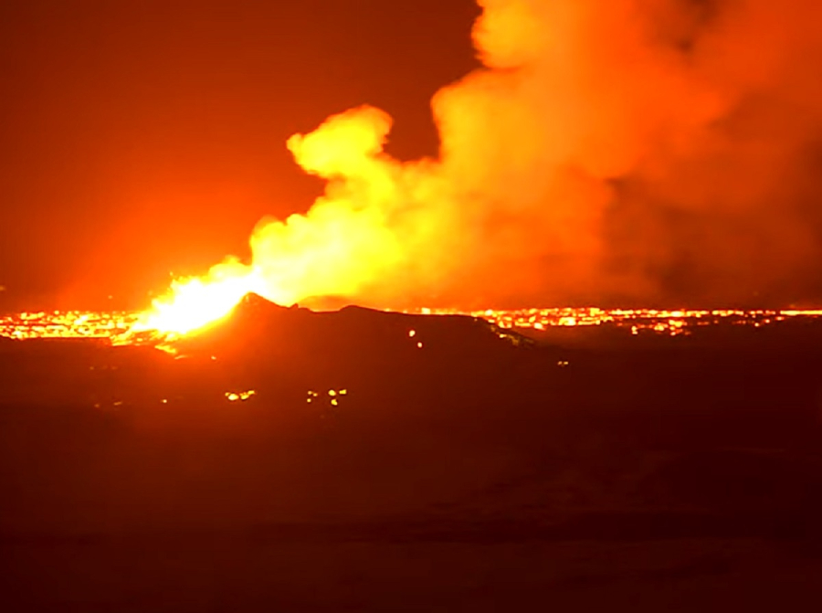Συναγερμός στην Ισλανδία: Απειλείται το Ρέικιαβικ μετά την έκρηξη του ηφαιστείου (Live βίντεο, Εικόνες)