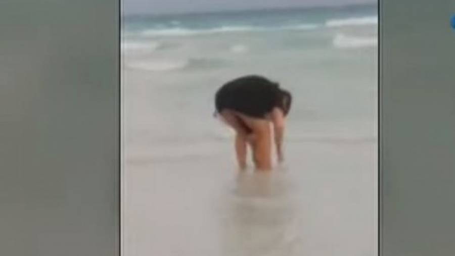 Παραλία έκλεισε για 3 μέρες επειδή μία μητέρα έθαψε την πάνα της κόρης της