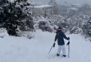 Ο Νορβηγός πρέσβης έκανε σκι στη Φιλοθέη