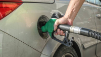 ΗΠΑ: Η μέση τιμή της βενζίνης ξεπέρασε τα 5 δολάρια το γαλόνι, για πρώτη φορά σήμερα