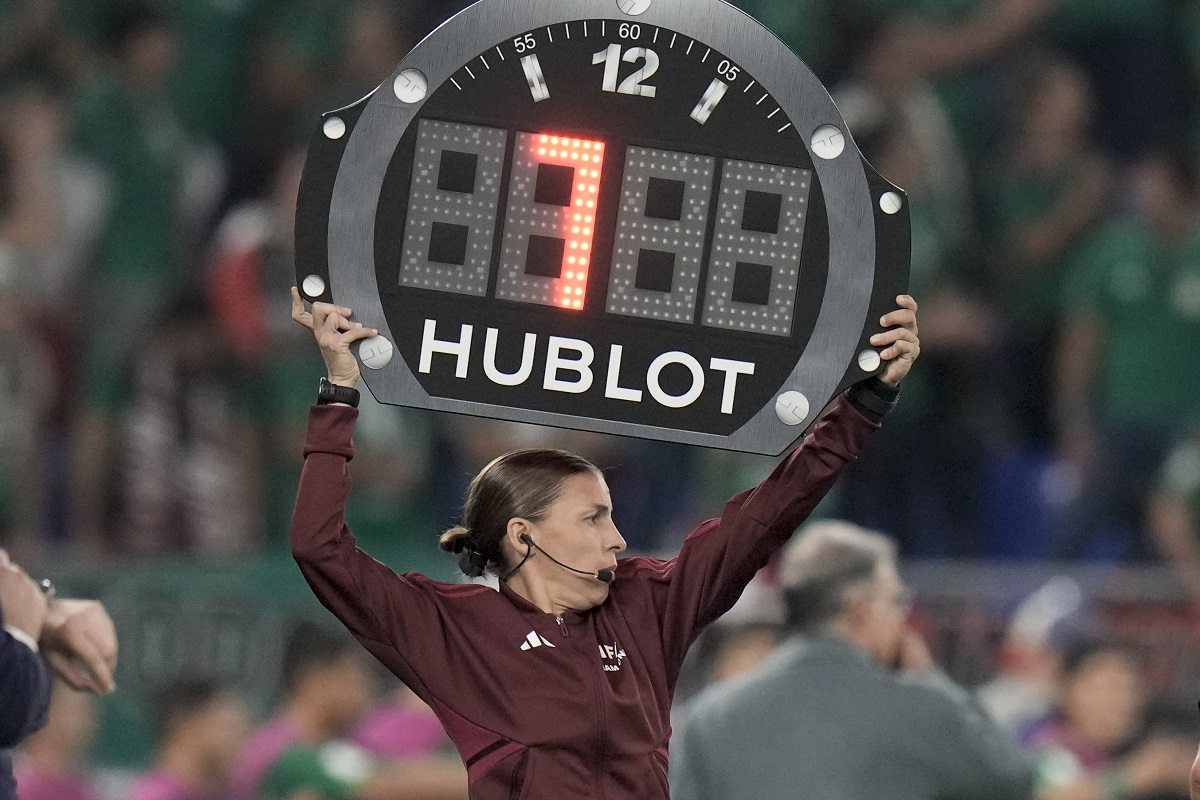 Μουντιάλ 2022: H πρώτη γυναίκα διαιτητής σε Παγκόσμιο Κύπελλο ανδρών