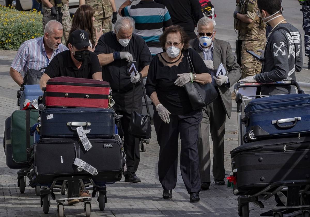 Κορονοϊός στην Ισπανία: Υποχρεωτική η χρήση μάσκας στα ΜΜΜ