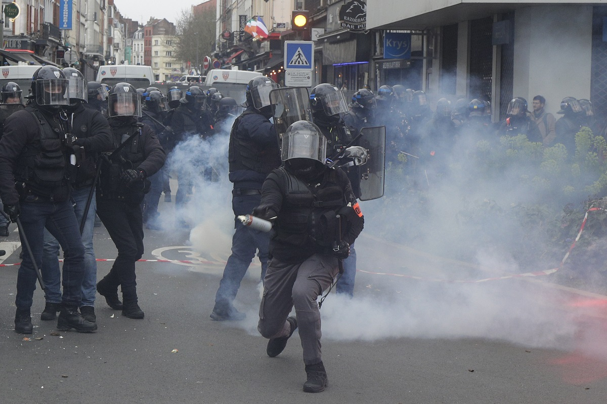 Γαλλία: Σε κώμα δύο διαδηλωτές - Παρέμβαση εισαγγελέα
