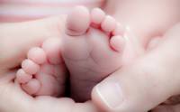Οι μητέρες με κορονοϊό τον μεταφέρουν στα νεογέννητα; Τι λέει νέα έρευνα