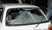 Πάτρα: 30χρονος σπάει τα βράδια αυτοκίνητα και τρομοκρατεί καταστηματάρχες και περαστικούς
