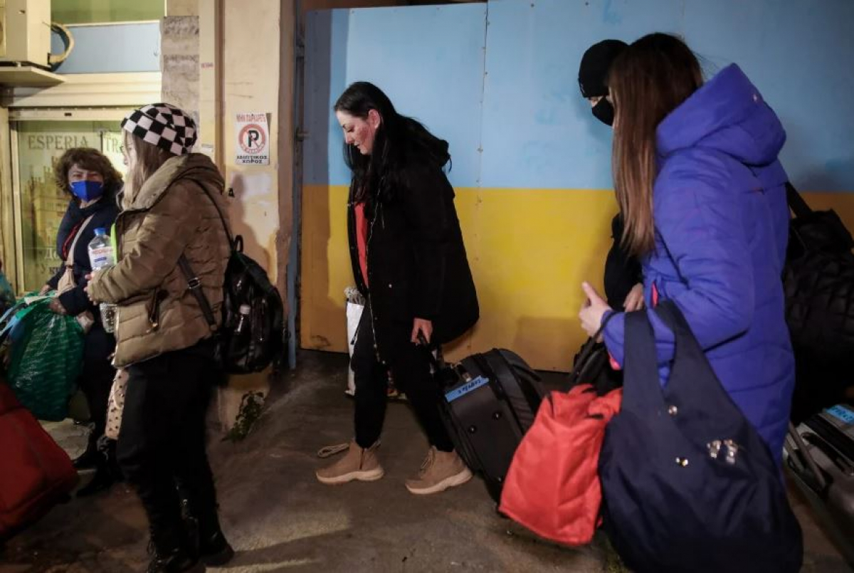 Πόλη - φάντασμα η Μαριούπολη, ανθρωπιστικός διάδρομος στο Λουκάνσκ