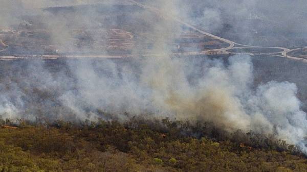 Αμαζόνιος: Μάχη με τις φλόγες δίνουν πυροσβέστες και κάτοικοι