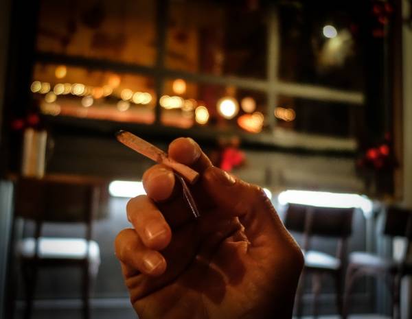 Τσιόδρας: Παράγοντας κινδύνου για τον κορονοϊό το κάπνισμα