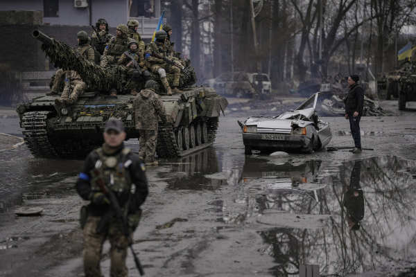 Δύο χρόνια από τον πόλεμο στην Ουκρανία: Τελικά ποιος κερδίζει; Τι απαντά ο Αμερικανός στρατηγός Ντέιβιντ Πετρέους